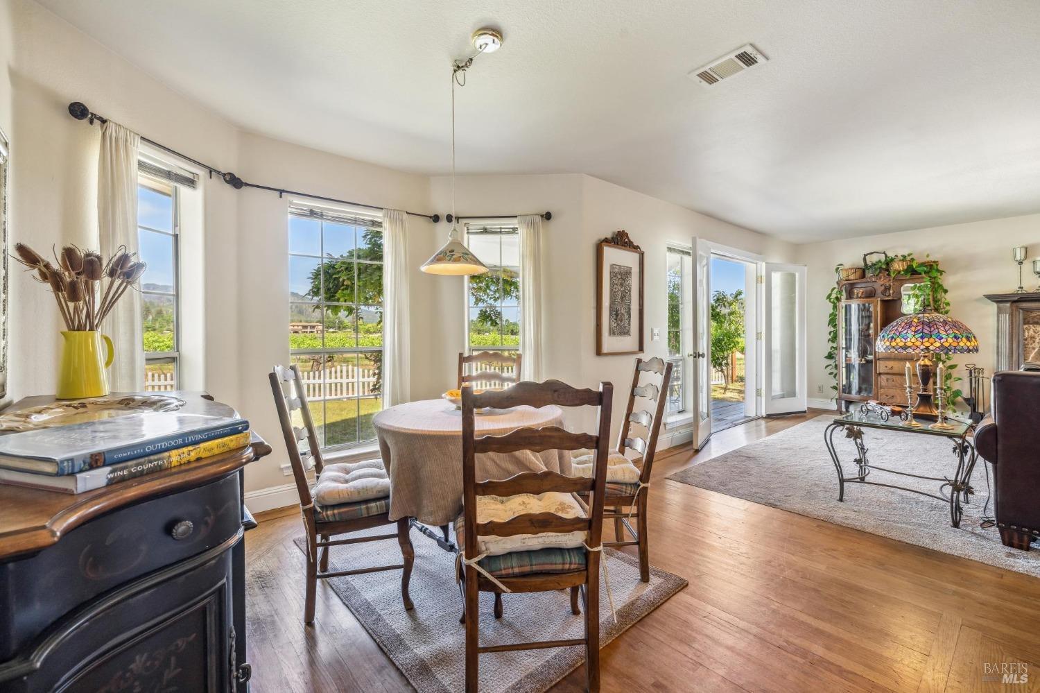 Detail Gallery Image 17 of 40 For 1395 Grove Ct, Saint Helena,  CA 94574 - 3 Beds | 2/1 Baths