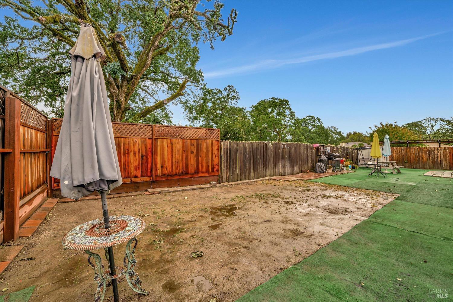 Detail Gallery Image 34 of 38 For 975 Stellar Ln, Windsor,  CA 95492 - 3 Beds | 2 Baths