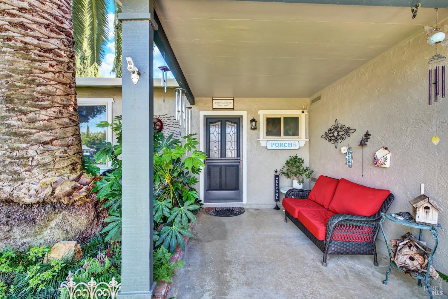 Detail Gallery Image 9 of 51 For 102 Hawthorn Ct, Vacaville,  CA 95688 - 4 Beds | 2/1 Baths