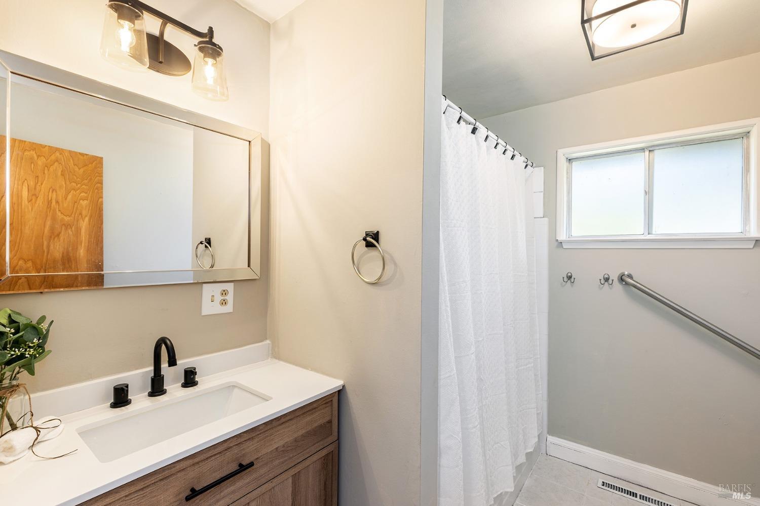 Detail Gallery Image 23 of 29 For 4461 Abbey Ln, Santa Rosa,  CA 95401 - 3 Beds | 2 Baths
