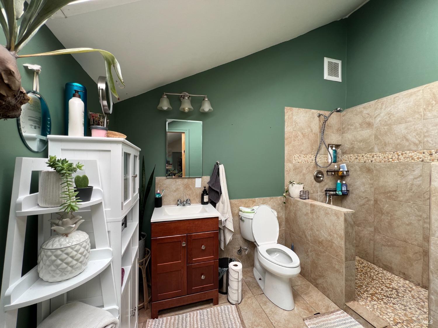 Detail Gallery Image 22 of 39 For 221 Davidson Ln, Laytonville,  CA 95454 - 2 Beds | 1 Baths