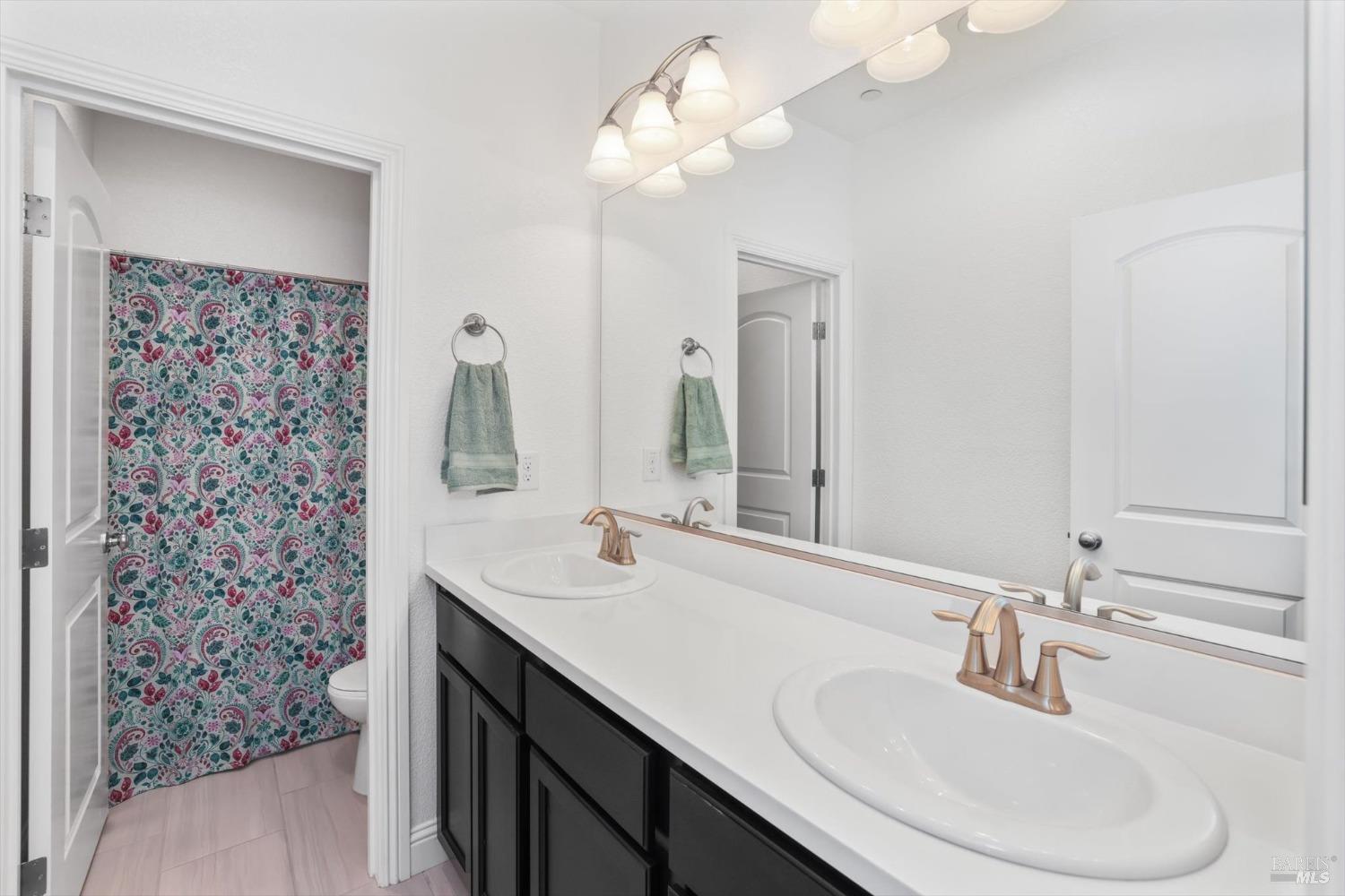 Detail Gallery Image 25 of 53 For 1000 Wisteria Ct, Vacaville,  CA 95687 - 3 Beds | 2/1 Baths