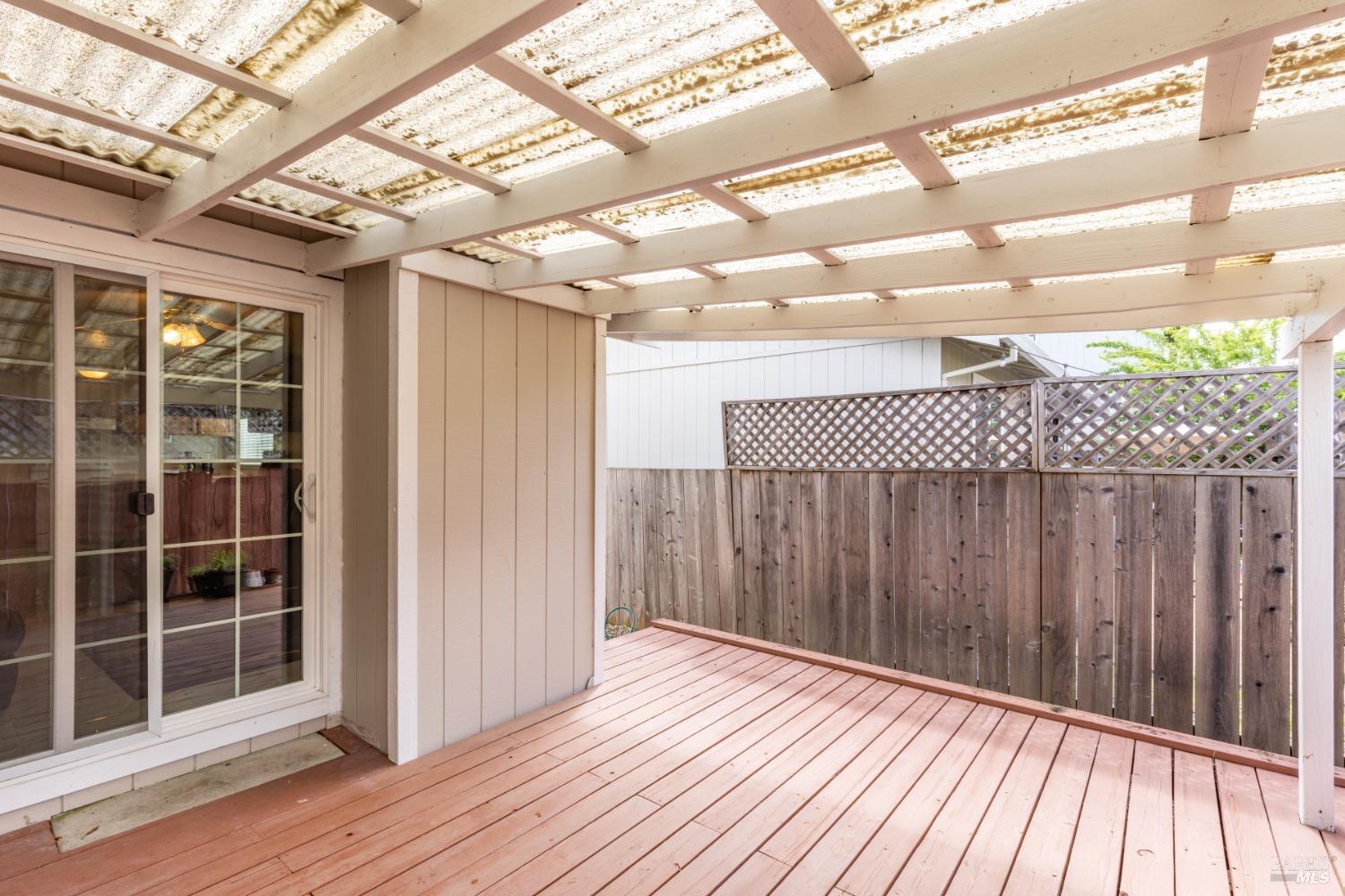 Detail Gallery Image 17 of 19 For 813 Sparrow Ct, Healdsburg,  CA 95448 - 3 Beds | 2 Baths