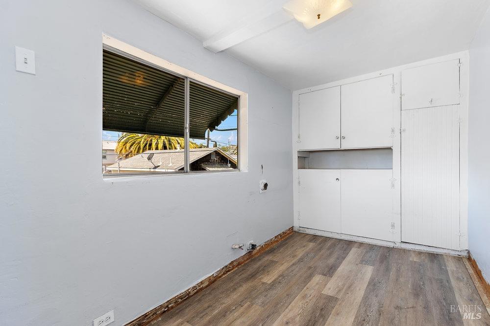Detail Gallery Image 13 of 49 For 180 E H St, Benicia,  CA 94510 - 3 Beds | 1 Baths