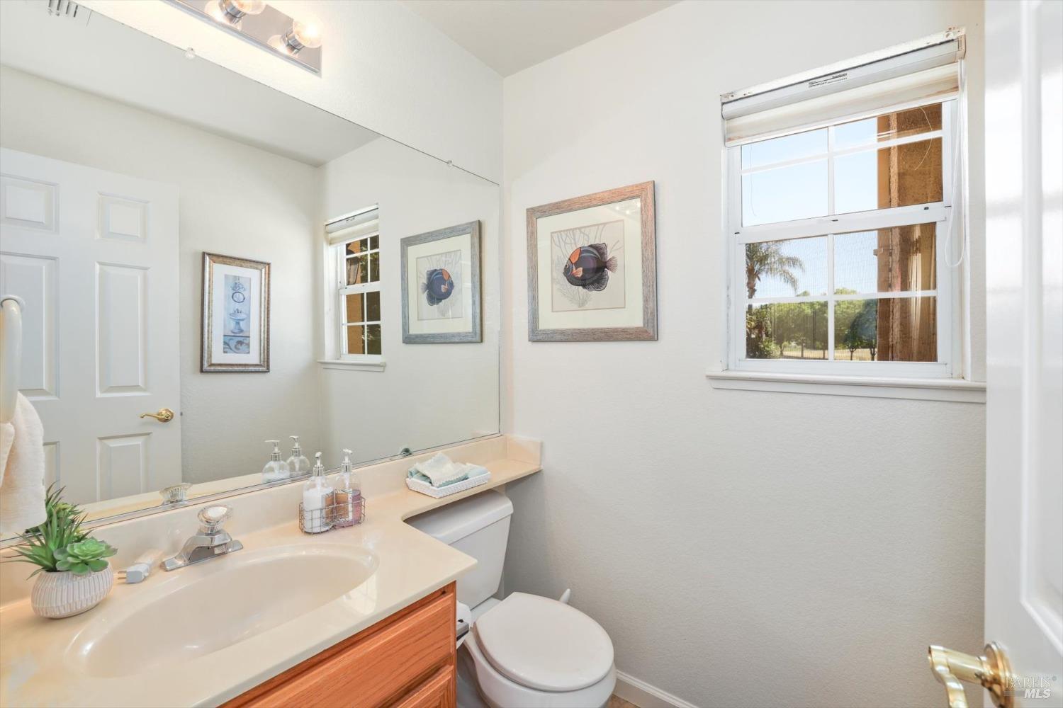 Detail Gallery Image 29 of 52 For 266 Sungate Ct, Vacaville,  CA 95688 - 3 Beds | 2/1 Baths