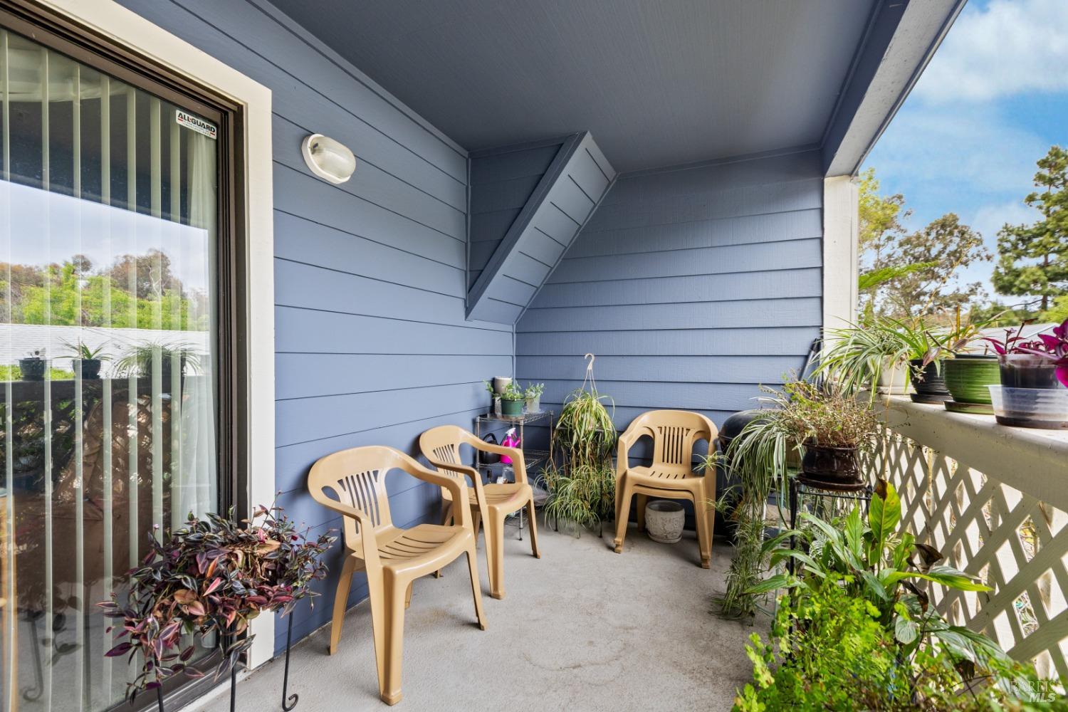 Detail Gallery Image 5 of 33 For 136 Sea Crest Cir, Vallejo,  CA 94590 - 2 Beds | 1 Baths