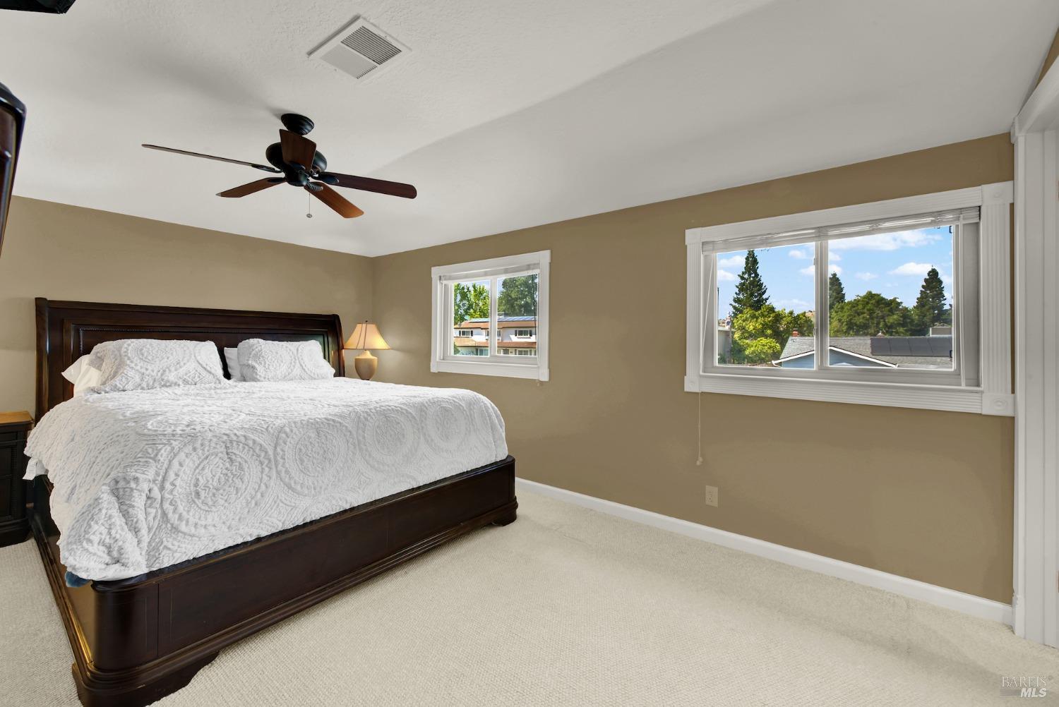 Detail Gallery Image 33 of 51 For 102 Hawthorn Ct, Vacaville,  CA 95688 - 4 Beds | 2/1 Baths