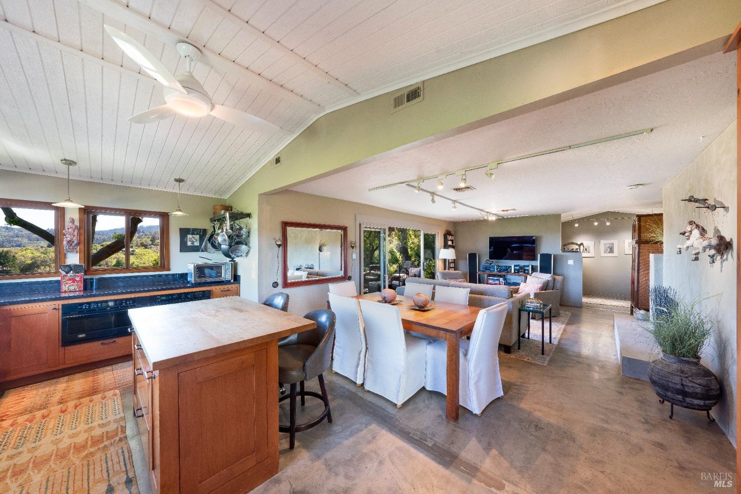 Detail Gallery Image 28 of 52 For 6011 W Dry Creek Rd, Healdsburg,  CA 95448 - 2 Beds | 2 Baths
