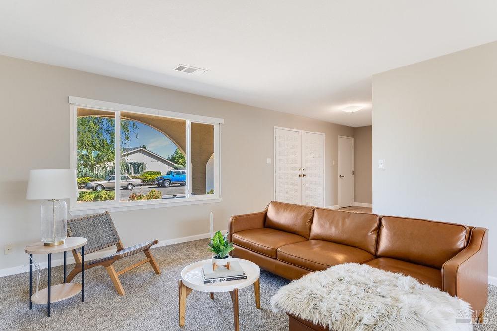 Detail Gallery Image 9 of 64 For 223 Martin Ct, Benicia,  CA 94510 - 4 Beds | 2/1 Baths