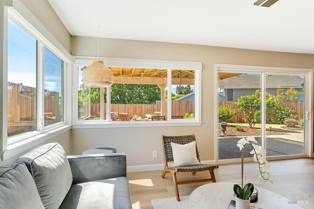 Detail Gallery Image 21 of 64 For 223 Martin Ct, Benicia,  CA 94510 - 4 Beds | 2/1 Baths