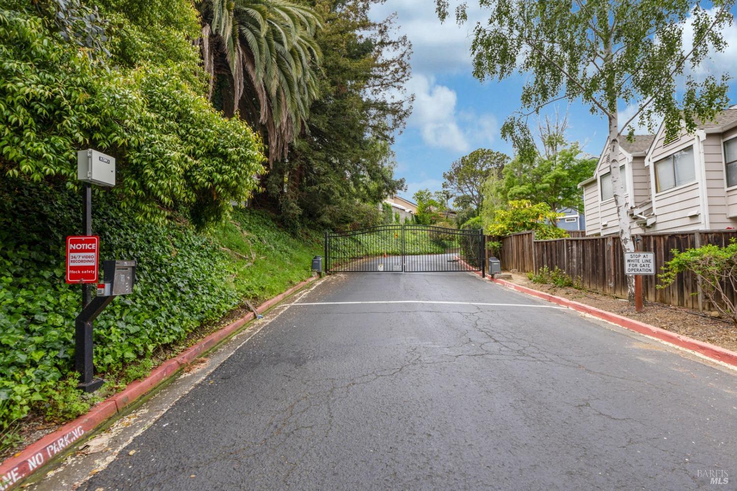 Detail Gallery Image 33 of 33 For 136 Sea Crest Cir, Vallejo,  CA 94590 - 2 Beds | 1 Baths