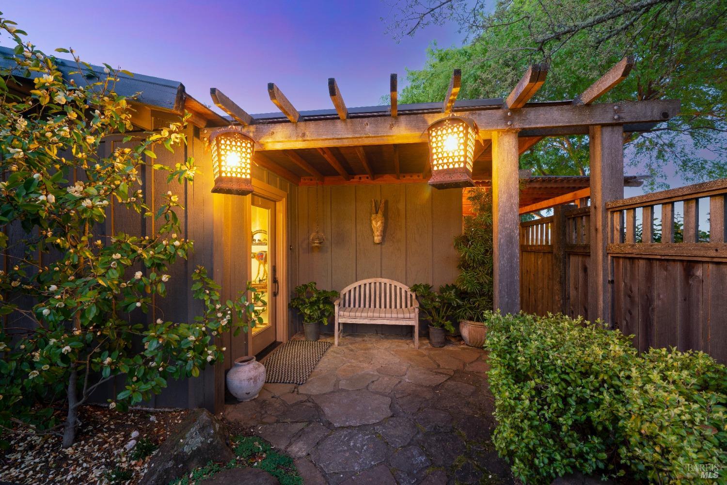 Detail Gallery Image 18 of 52 For 6011 W Dry Creek Rd, Healdsburg,  CA 95448 - 2 Beds | 2 Baths
