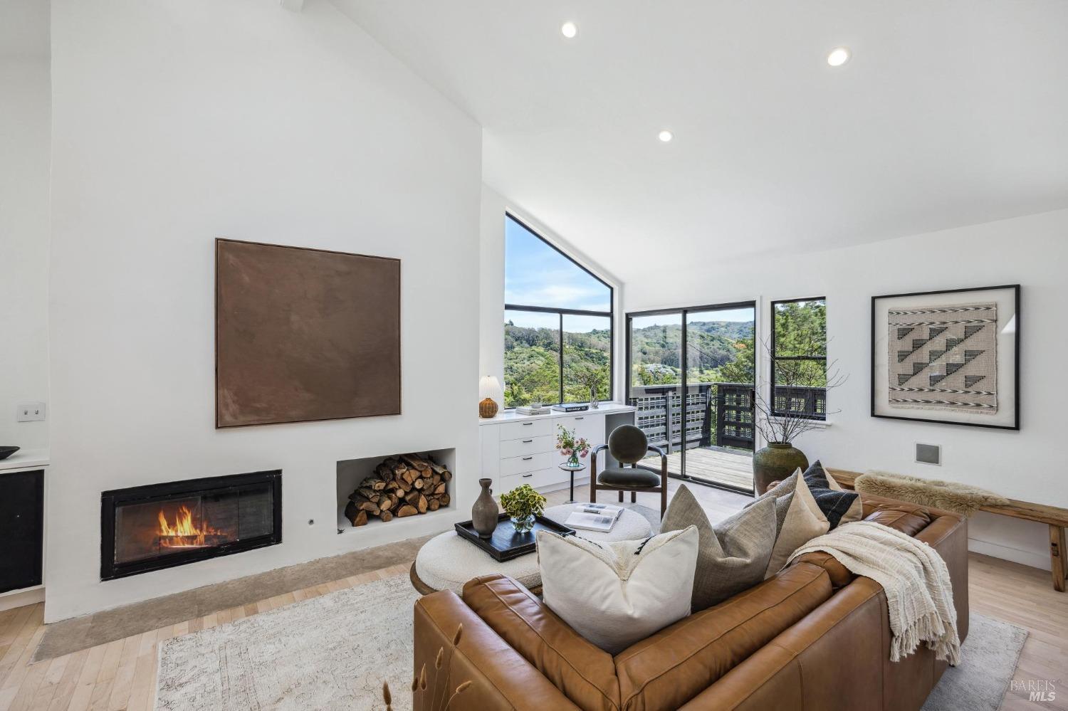 Detail Gallery Image 2 of 33 For 343 S Morning Sun Ave, Mill Valley,  CA 94941 - 3 Beds | 2/1 Baths