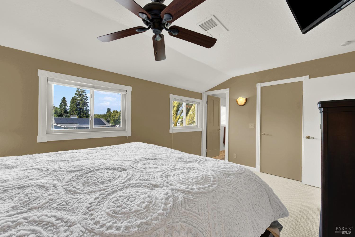 Detail Gallery Image 34 of 51 For 102 Hawthorn Ct, Vacaville,  CA 95688 - 4 Beds | 2/1 Baths