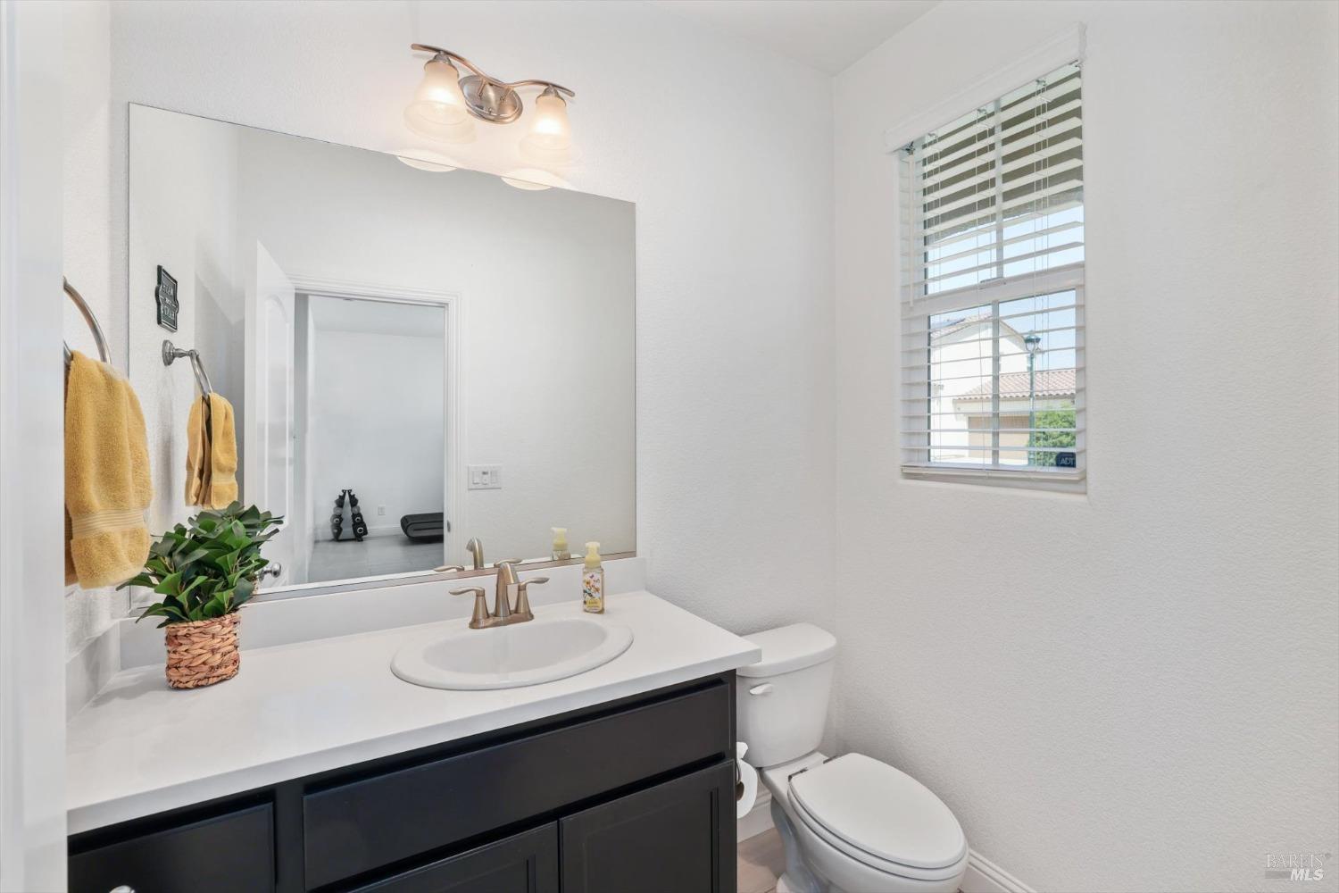 Detail Gallery Image 22 of 53 For 1000 Wisteria Ct, Vacaville,  CA 95687 - 3 Beds | 2/1 Baths