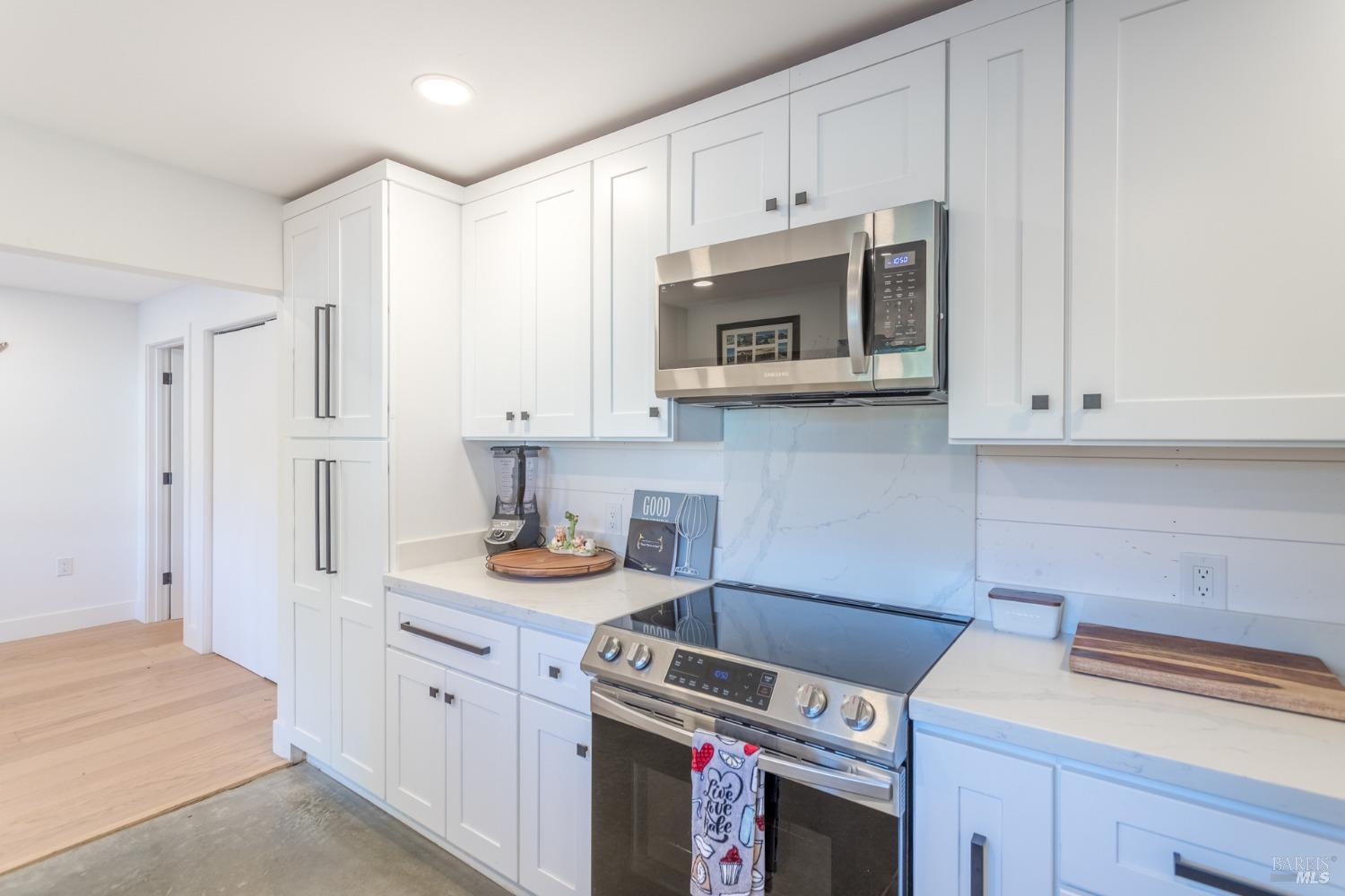 Detail Gallery Image 24 of 36 For 12397 Quartz Hill Rd, Redding,  CA 96003 - 3 Beds | 1 Baths