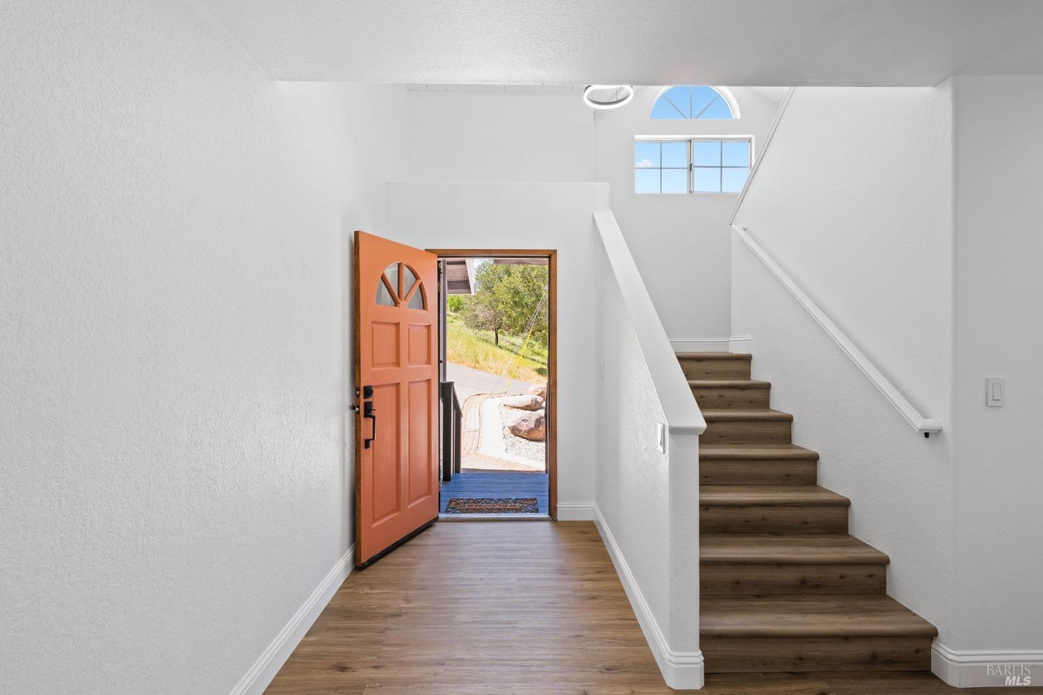 Detail Gallery Image 3 of 21 For 33 Zinnia Ln, Napa,  CA 94558 - 3 Beds | 2 Baths