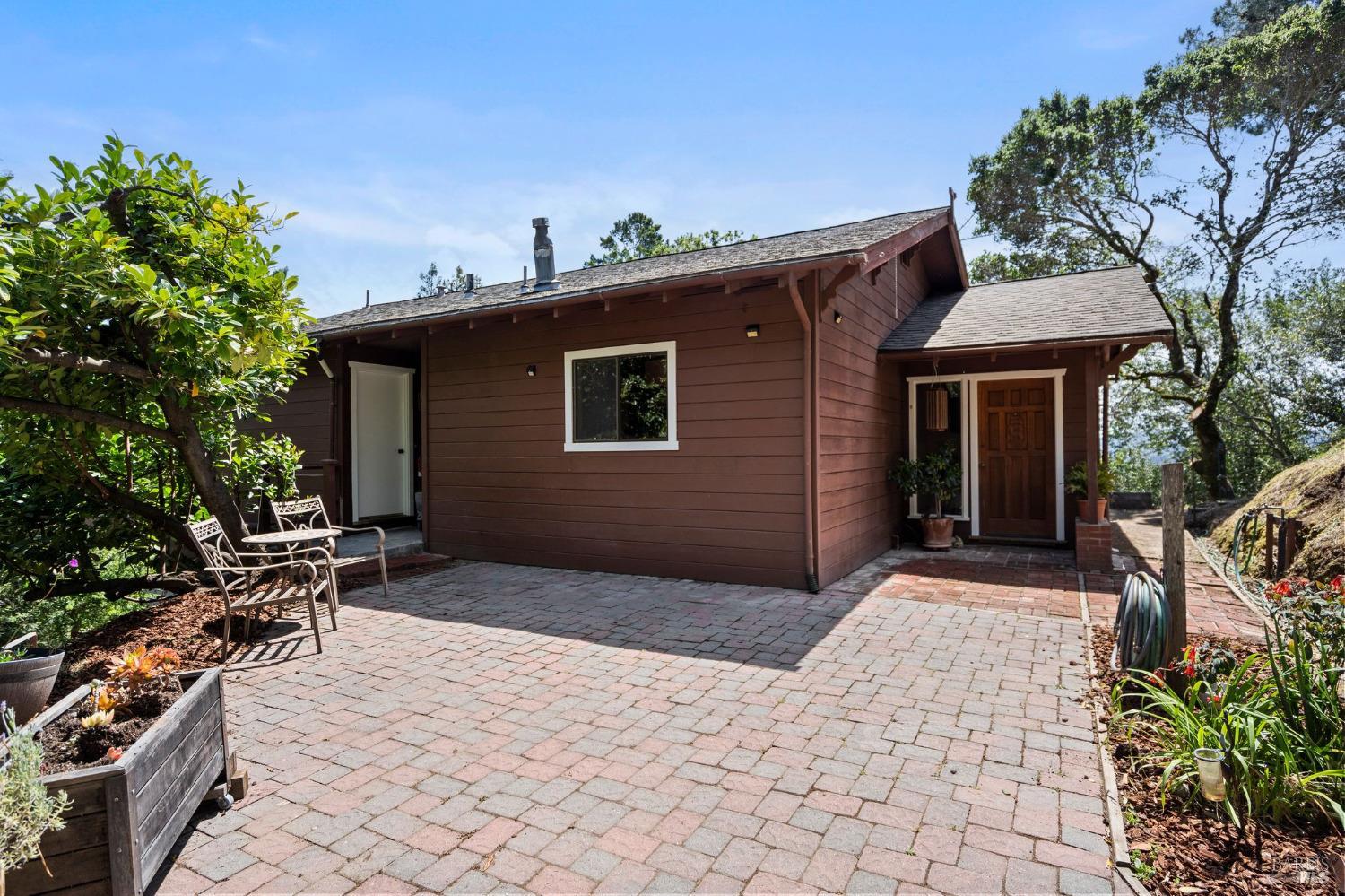 Detail Gallery Image 2 of 27 For 160 Ralston Ave, Mill Valley,  CA 94941 - 3 Beds | 2 Baths