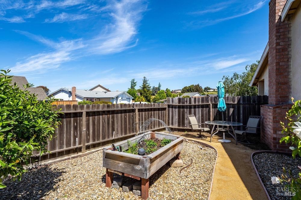 Detail Gallery Image 55 of 64 For 223 Martin Ct, Benicia,  CA 94510 - 4 Beds | 2/1 Baths