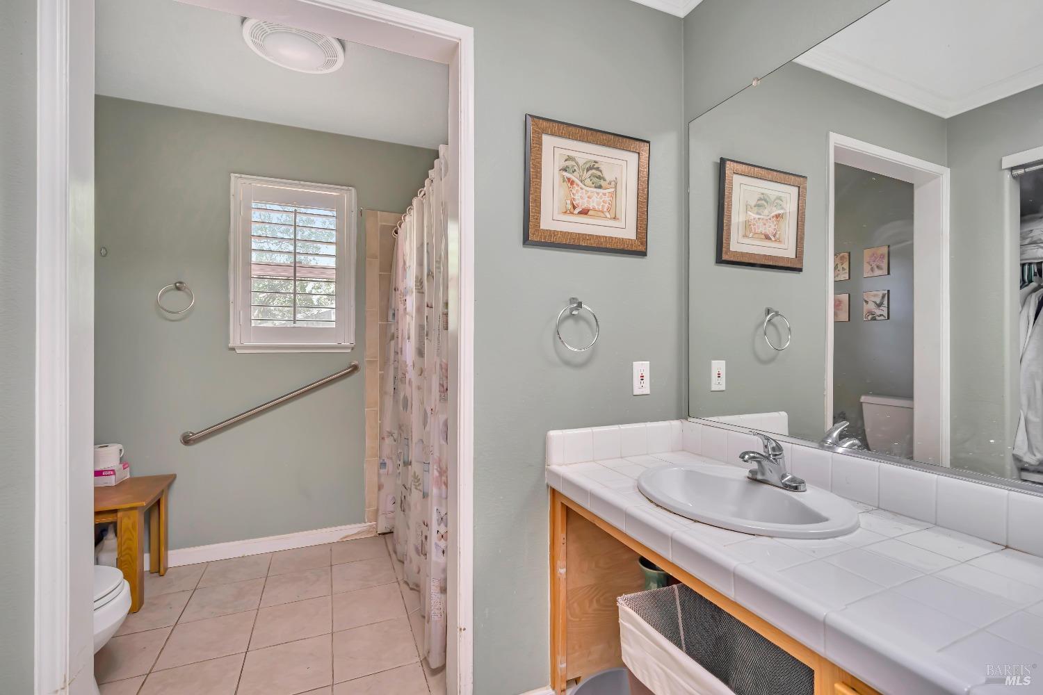 Detail Gallery Image 22 of 36 For 2812 Beth Ct, Santa Rosa,  CA 95403 - 4 Beds | 2/1 Baths