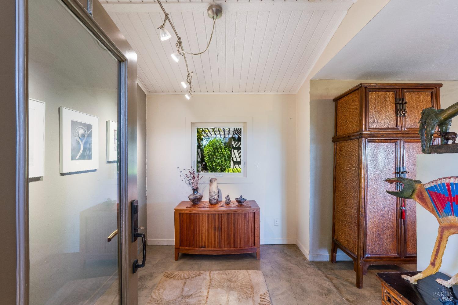 Detail Gallery Image 19 of 52 For 6011 W Dry Creek Rd, Healdsburg,  CA 95448 - 2 Beds | 2 Baths