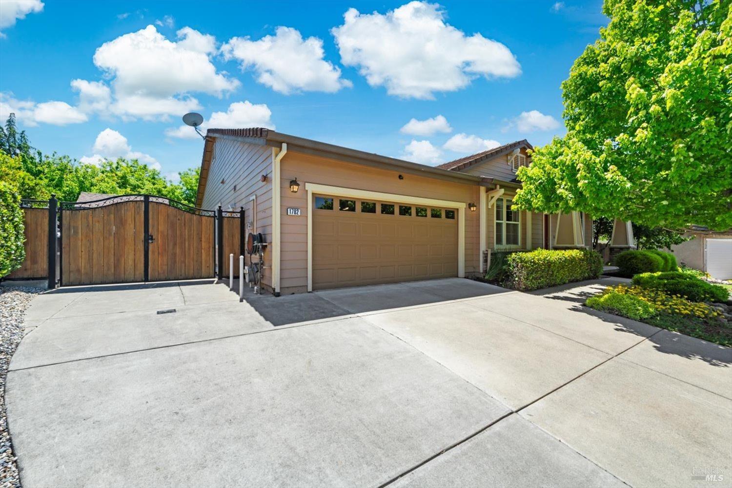 Detail Gallery Image 4 of 94 For 1782 Pistacia Ct, Fairfield,  CA 94533 - 4 Beds | 2 Baths