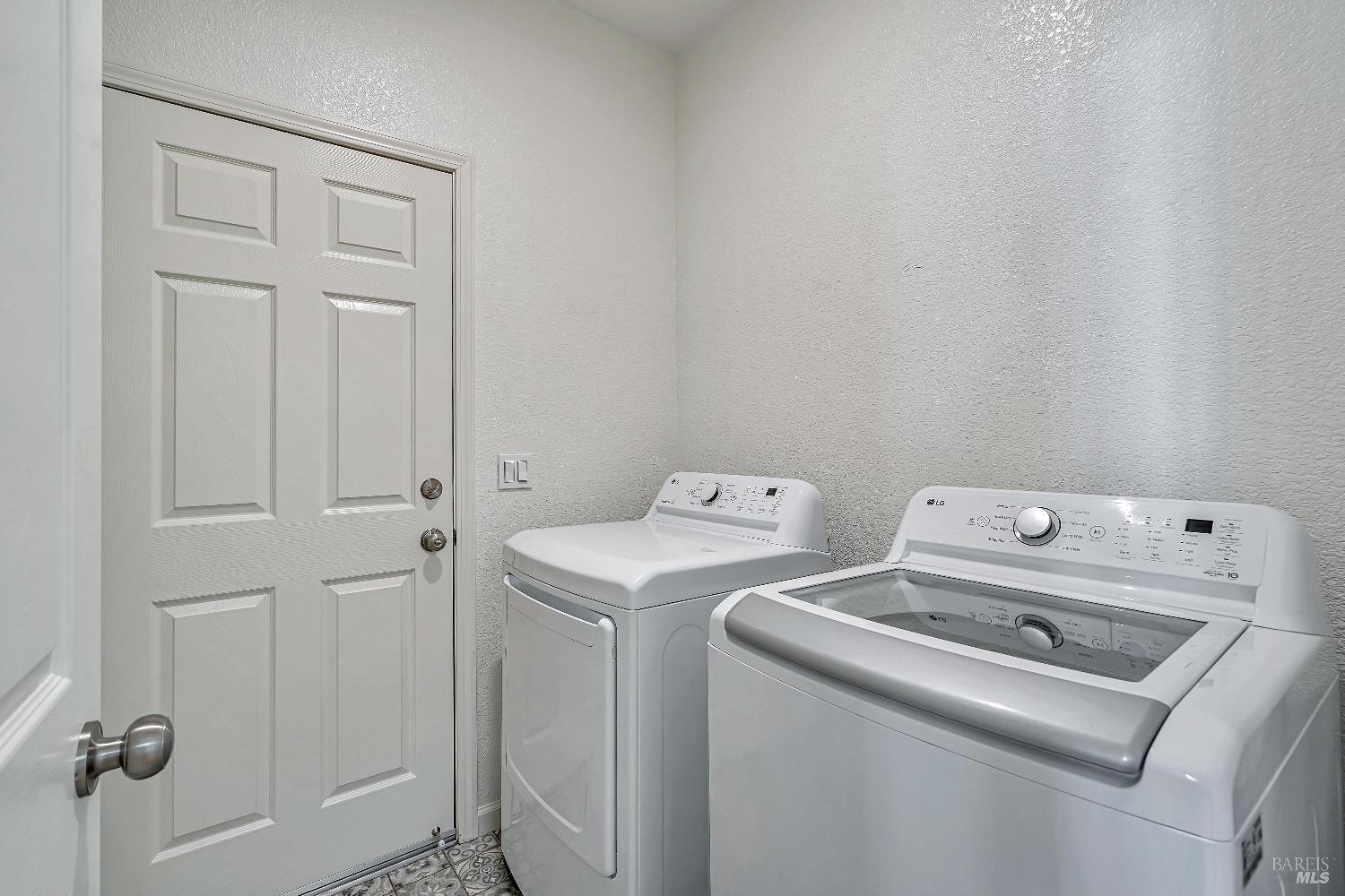 Detail Gallery Image 24 of 45 For 303 Icaria Ct, Cloverdale,  CA 95425 - 2 Beds | 2 Baths