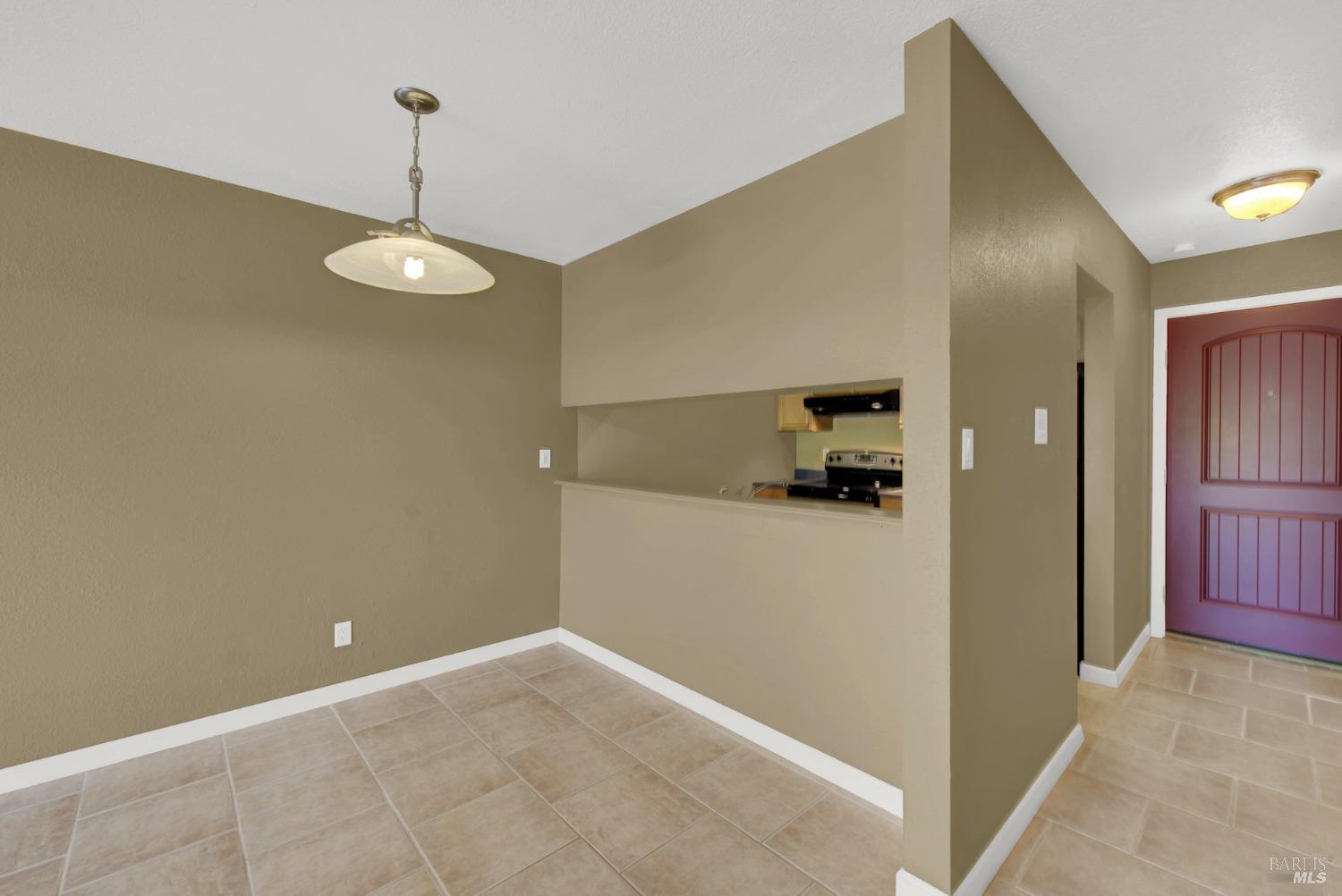 Detail Gallery Image 9 of 29 For 1457 N Camino Alto Unkn #318,  Vallejo,  CA 94589 - 1 Beds | 1 Baths