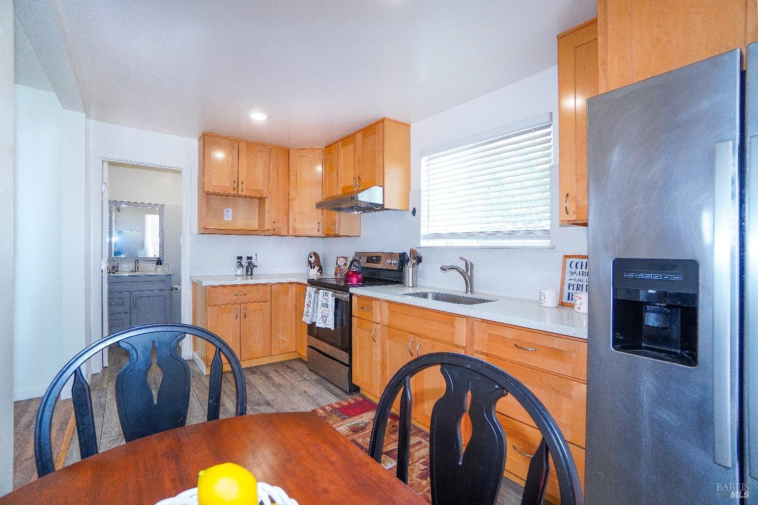 Detail Gallery Image 6 of 28 For 525 40th St, Richmond,  CA 94805 - 3 Beds | 2 Baths