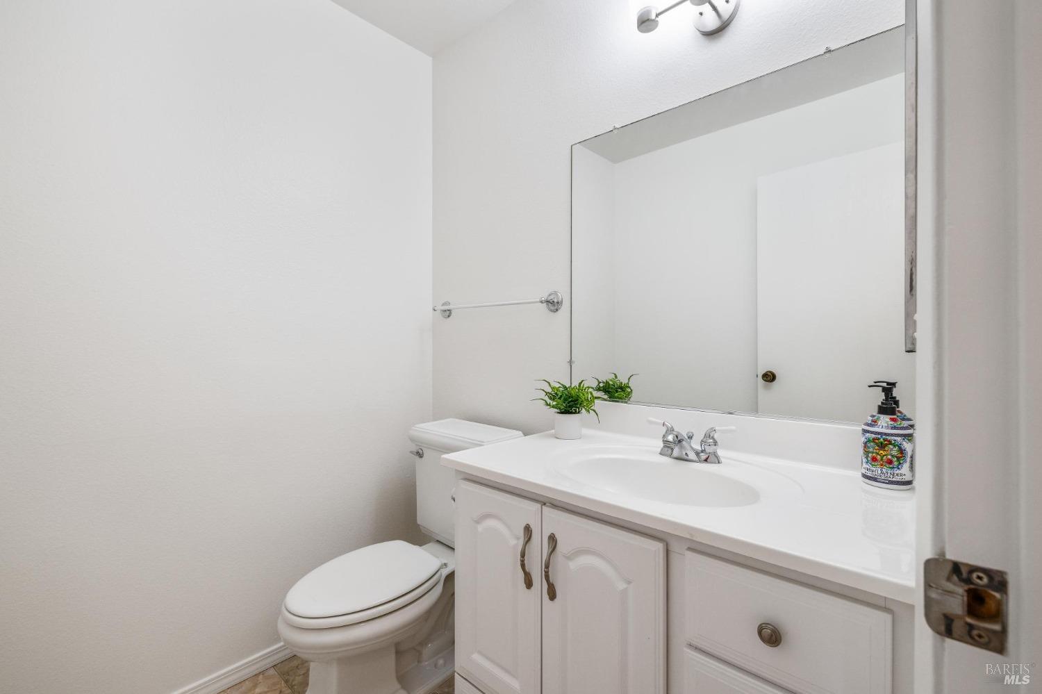 Detail Gallery Image 21 of 42 For 19 Shannon Ct, Novato,  CA 94949 - 4 Beds | 2/2 Baths