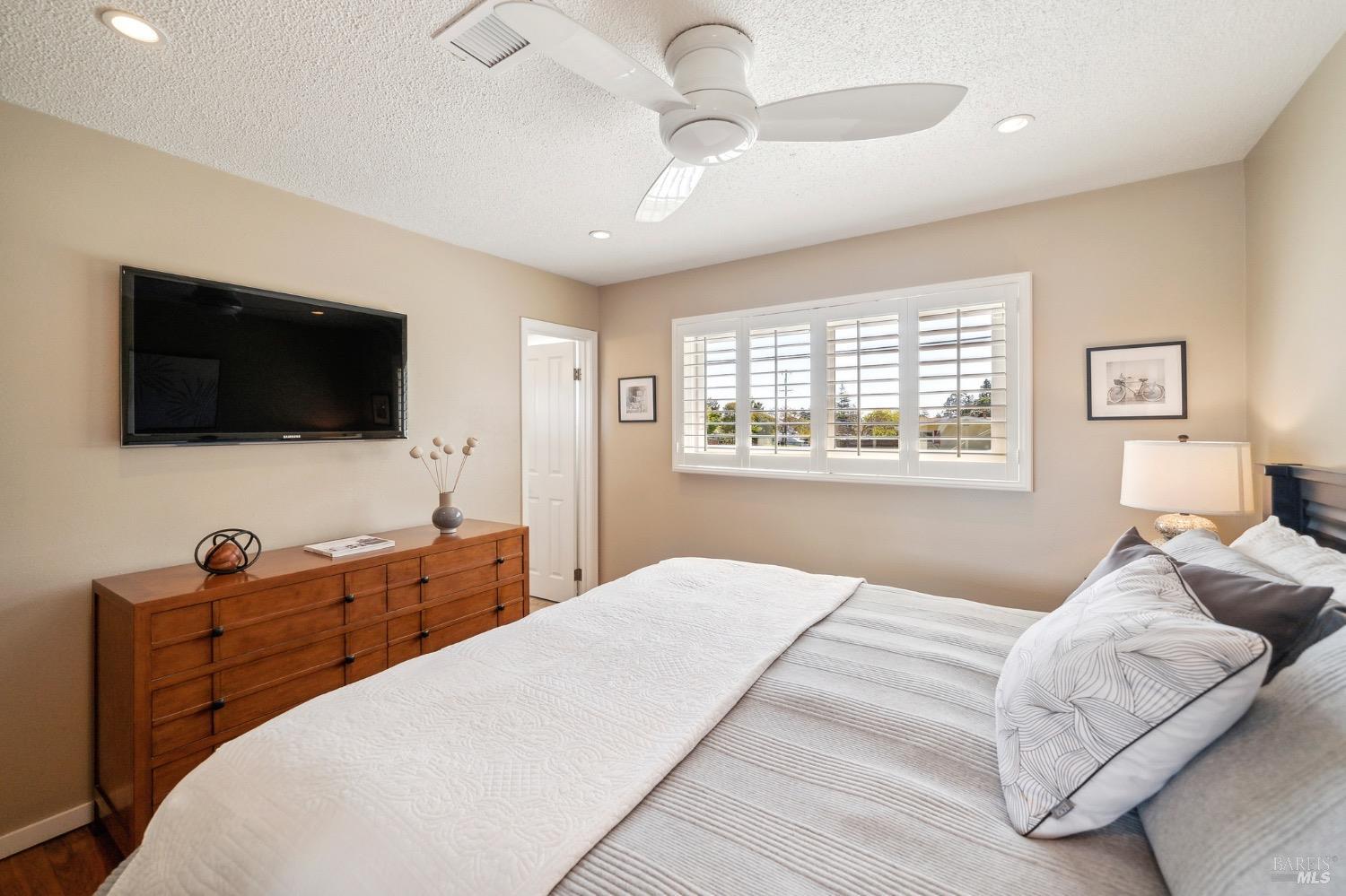 Detail Gallery Image 16 of 32 For 773 Sutro Ave, Novato,  CA 94947 - 4 Beds | 2 Baths