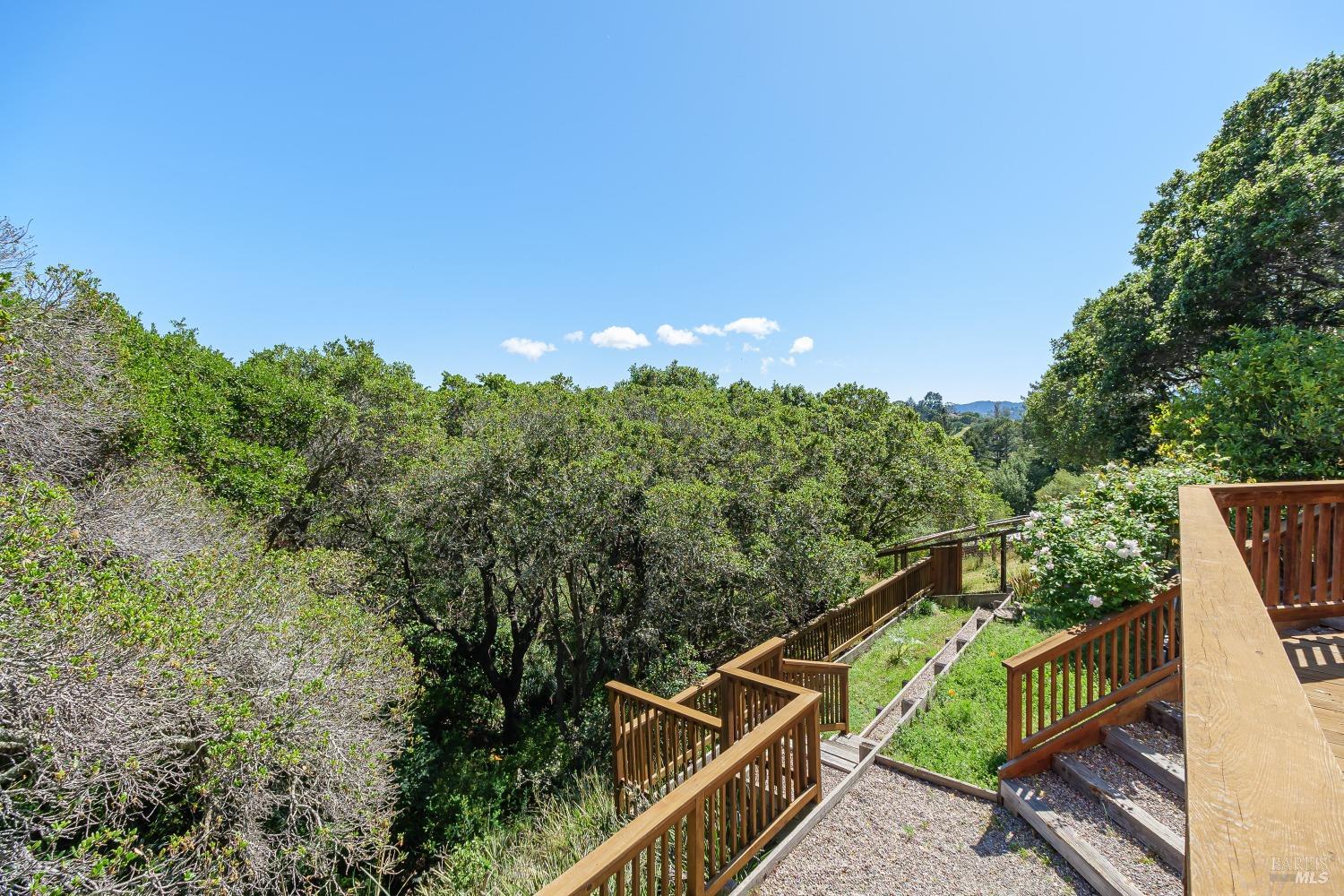 Detail Gallery Image 36 of 39 For 58 Inverness Dr, San Rafael,  CA 94901 - 4 Beds | 3/1 Baths