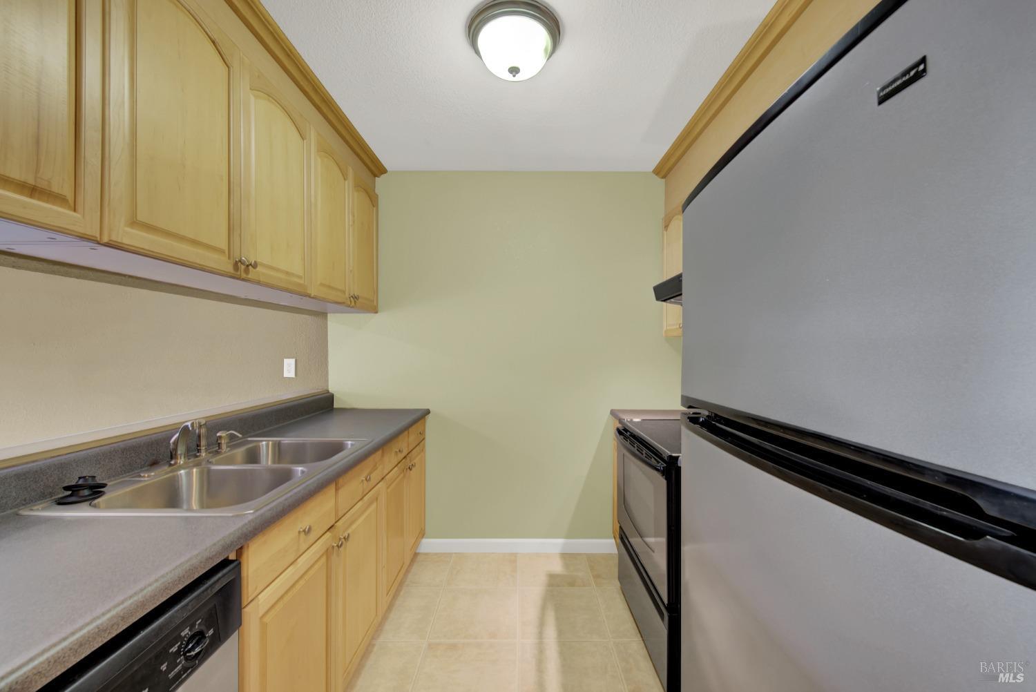 Detail Gallery Image 12 of 29 For 1457 N Camino Alto Unkn #318,  Vallejo,  CA 94589 - 1 Beds | 1 Baths