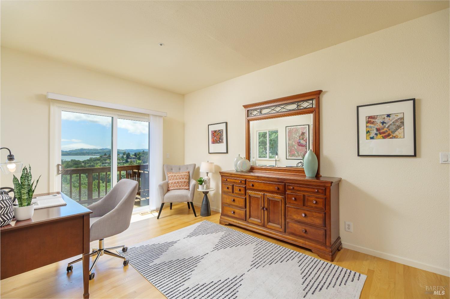 Detail Gallery Image 19 of 39 For 58 Inverness Dr, San Rafael,  CA 94901 - 4 Beds | 3/1 Baths