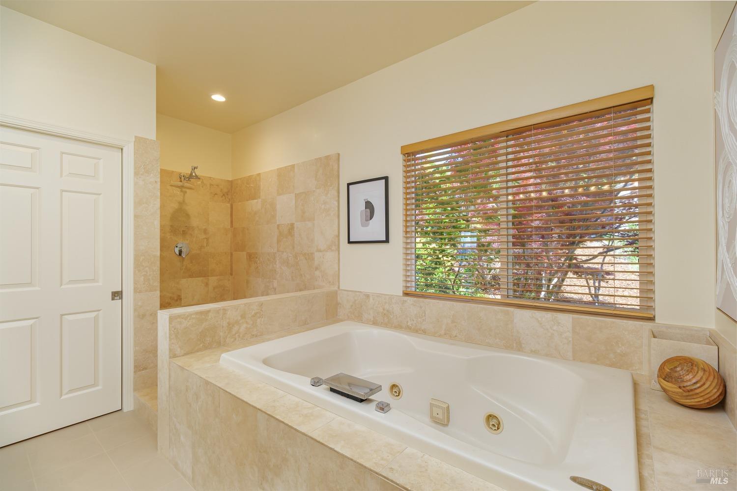 Detail Gallery Image 21 of 39 For 58 Inverness Dr, San Rafael,  CA 94901 - 4 Beds | 3/1 Baths