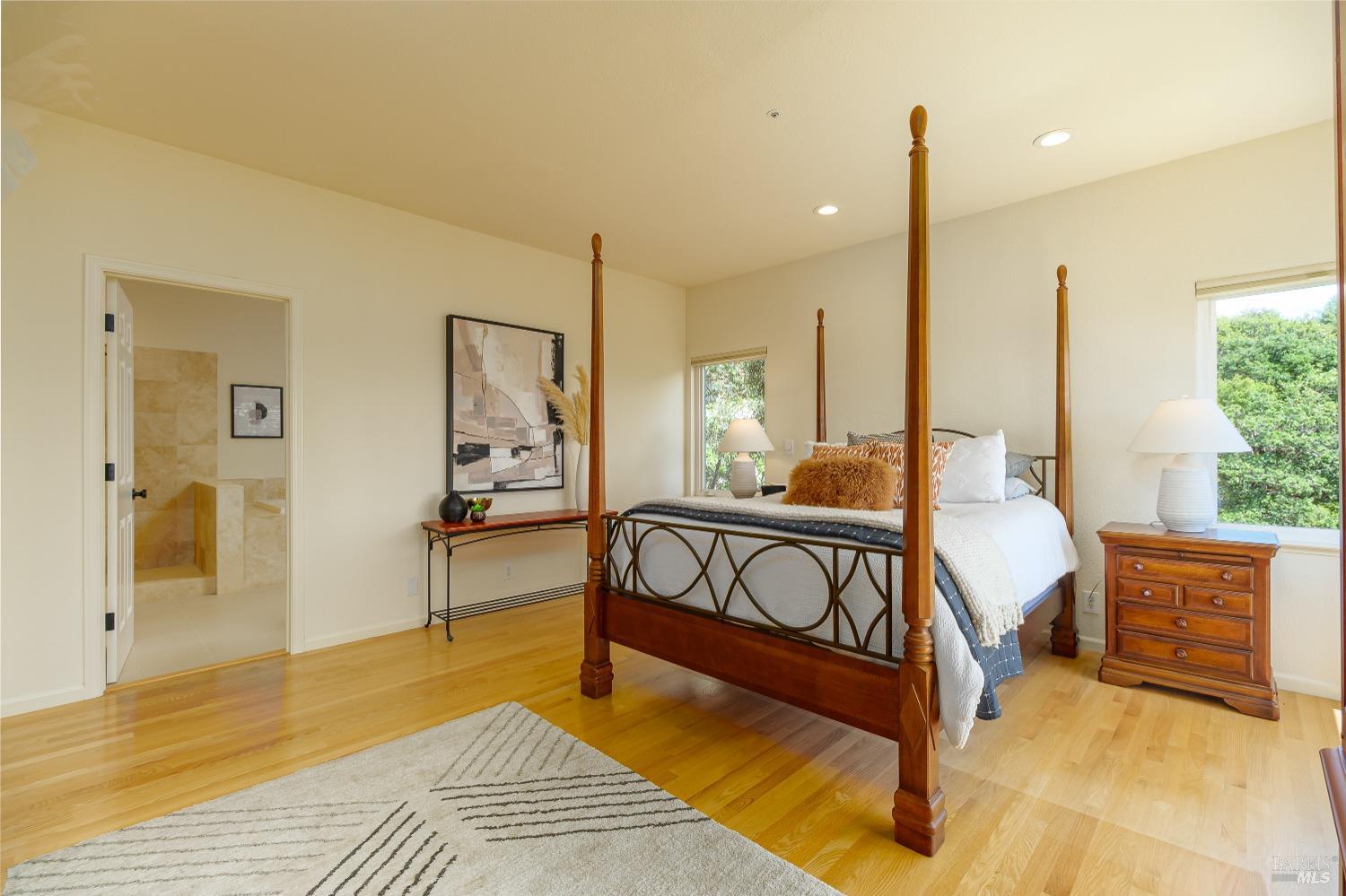 Detail Gallery Image 18 of 39 For 58 Inverness Dr, San Rafael,  CA 94901 - 4 Beds | 3/1 Baths