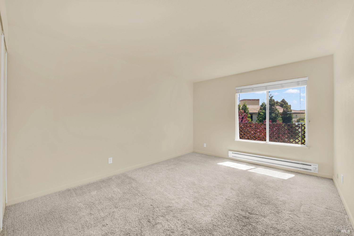 Detail Gallery Image 14 of 29 For 1457 N Camino Alto Unkn #318,  Vallejo,  CA 94589 - 1 Beds | 1 Baths