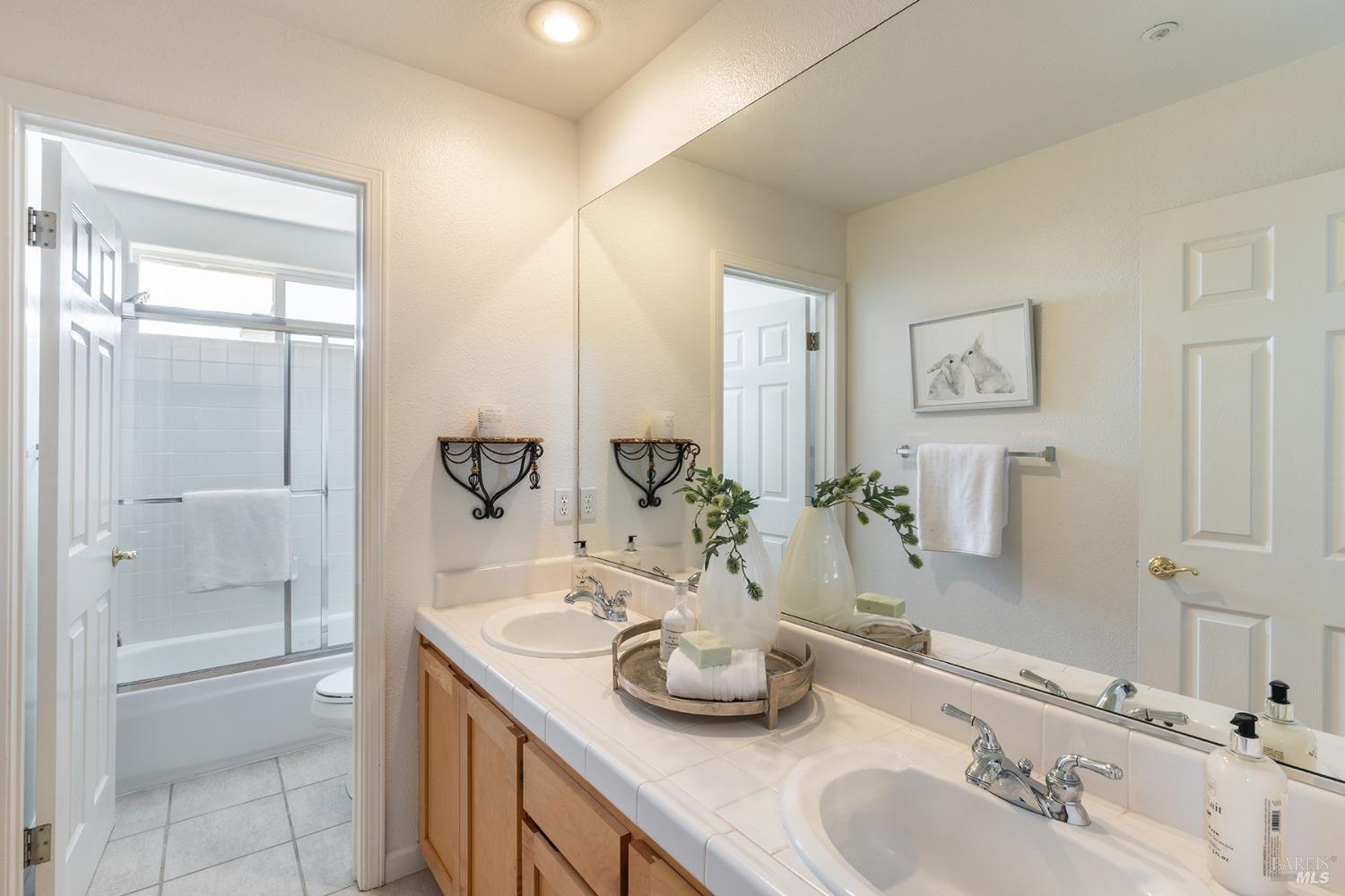 Detail Gallery Image 17 of 20 For 40 Blackberry Dr, Napa,  CA 94558 - 3 Beds | 2/1 Baths