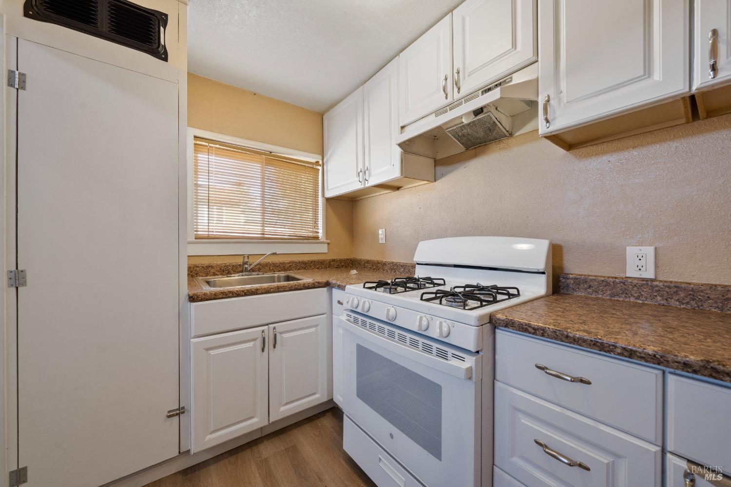 Detail Gallery Image 8 of 34 For 36 Woodrow Ave, Vallejo,  CA 94590 - 2 Beds | 2 Baths