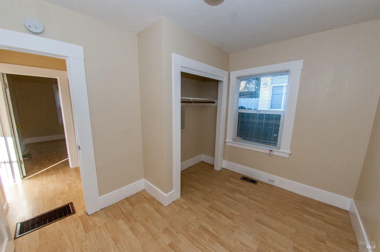Detail Gallery Image 5 of 8 For 703 Capitol St, Vallejo,  CA 94590 - 2 Beds | 1 Baths