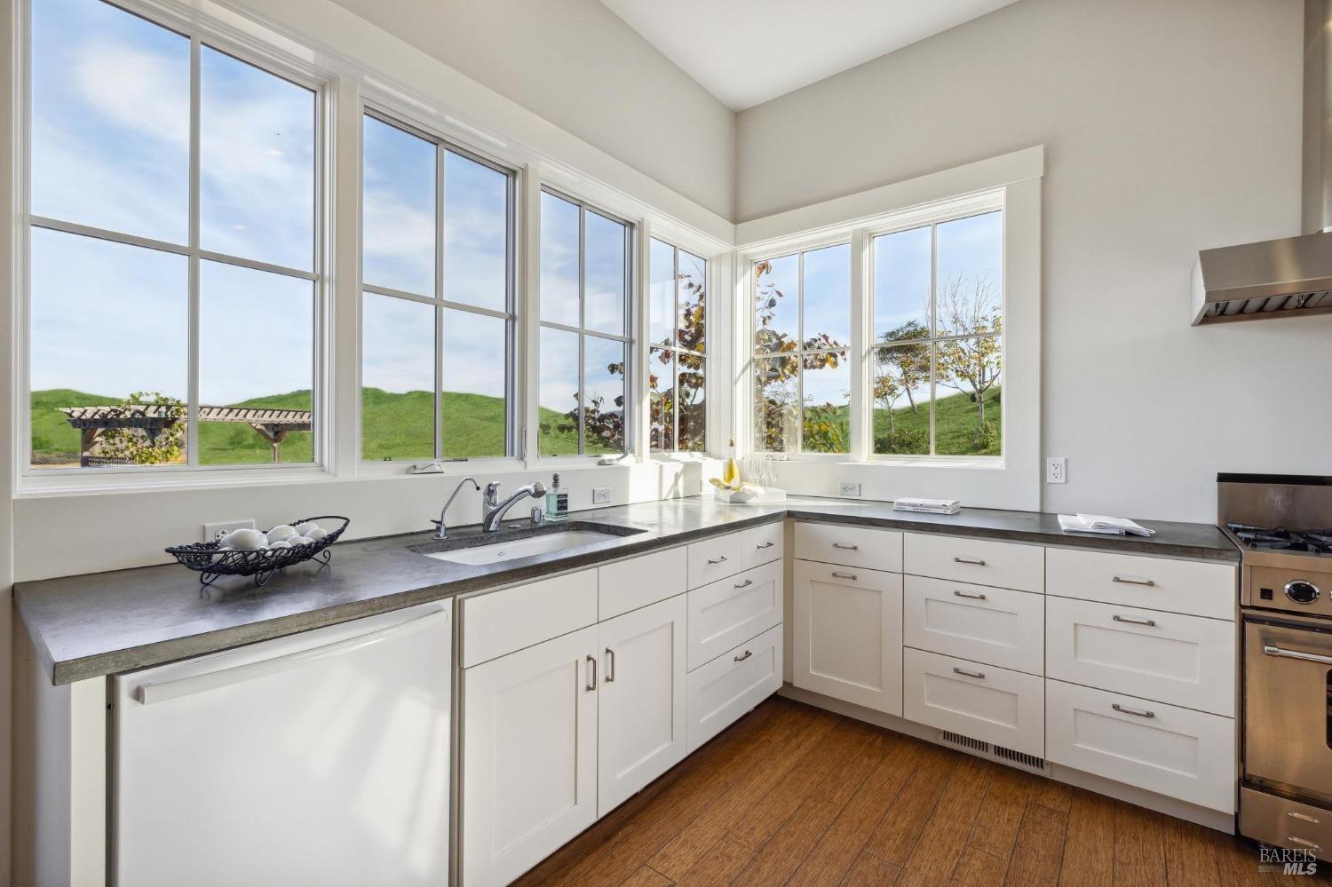 Detail Gallery Image 15 of 72 For 11620 Point Reyes Petaluma Rd, Nicasio,  CA 94946 - 4 Beds | 2/1 Baths