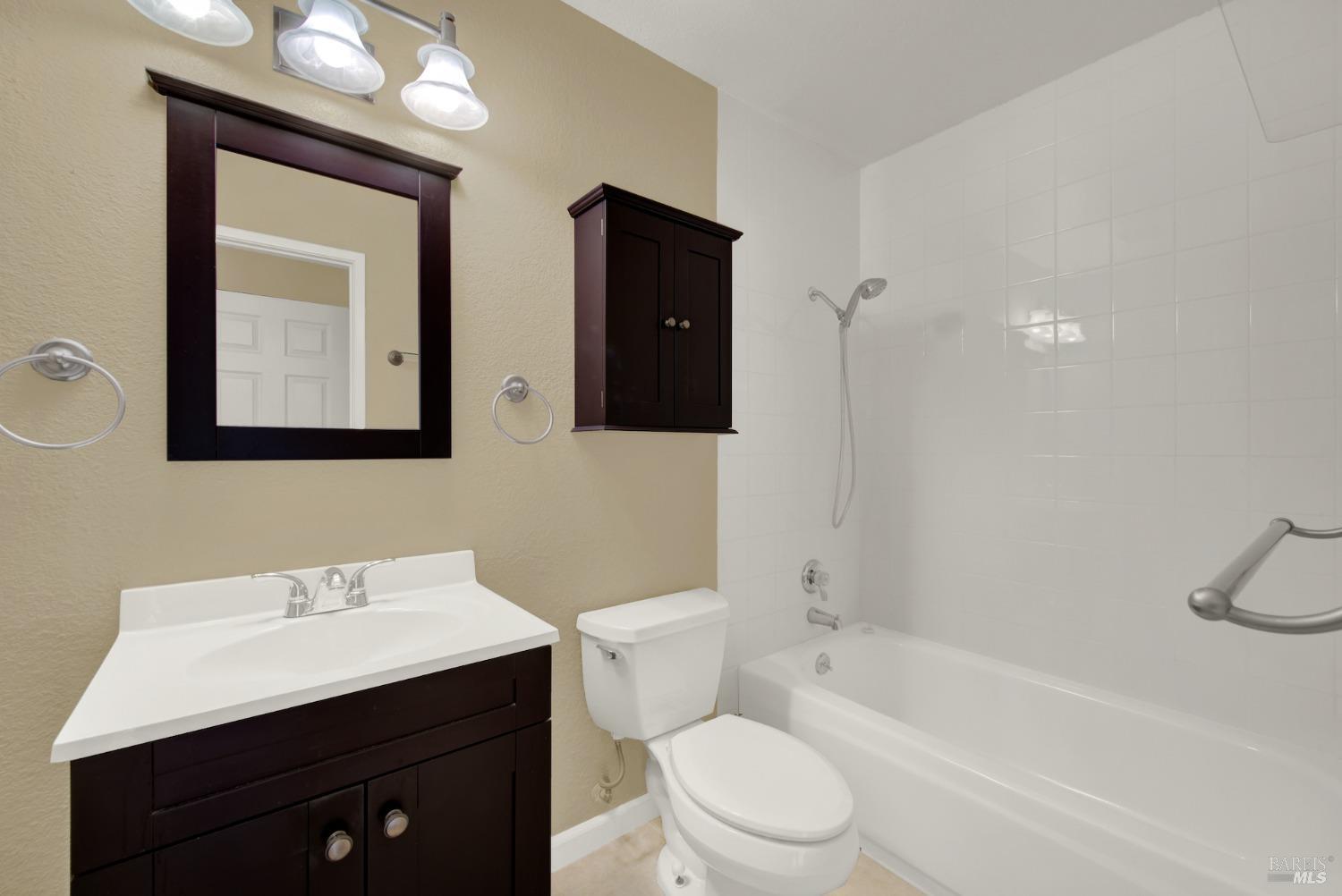 Detail Gallery Image 17 of 29 For 1457 N Camino Alto Unkn #318,  Vallejo,  CA 94589 - 1 Beds | 1 Baths
