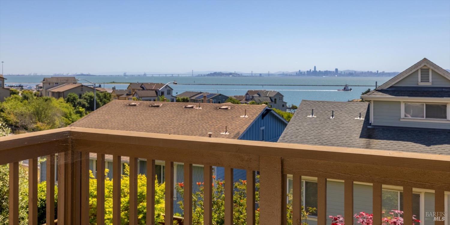 Detail Gallery Image 18 of 66 For 212 Seaview Dr, Richmond,  CA 94801 - 3 Beds | 2/1 Baths