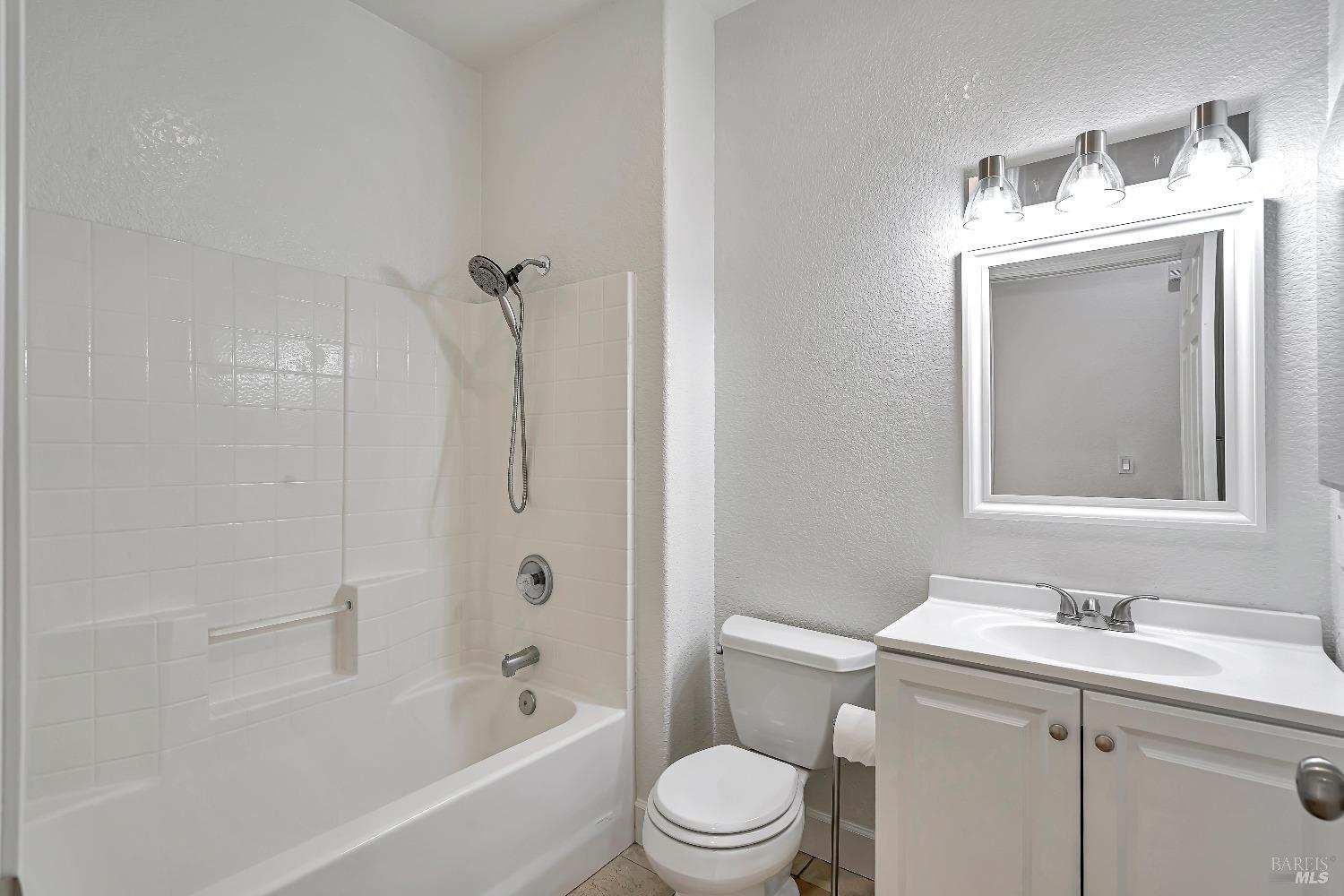 Detail Gallery Image 23 of 45 For 303 Icaria Ct, Cloverdale,  CA 95425 - 2 Beds | 2 Baths