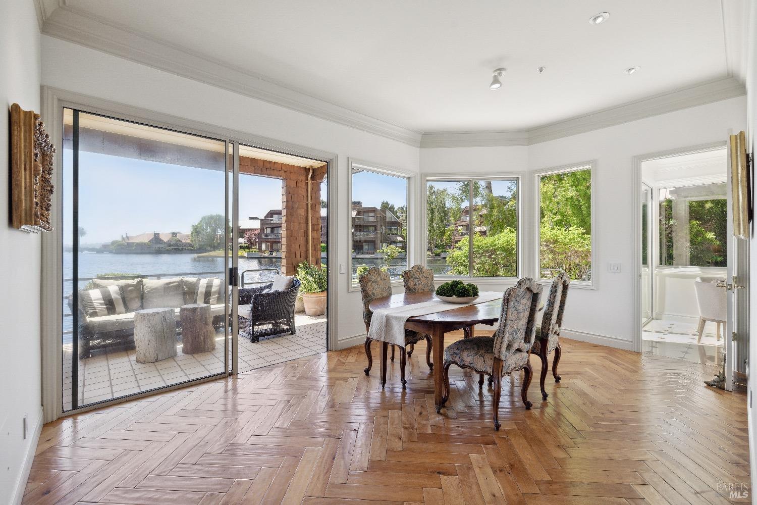 Detail Gallery Image 24 of 46 For 25 Lagoon Vista Rd, Tiburon,  CA 94920 - 2 Beds | 2 Baths