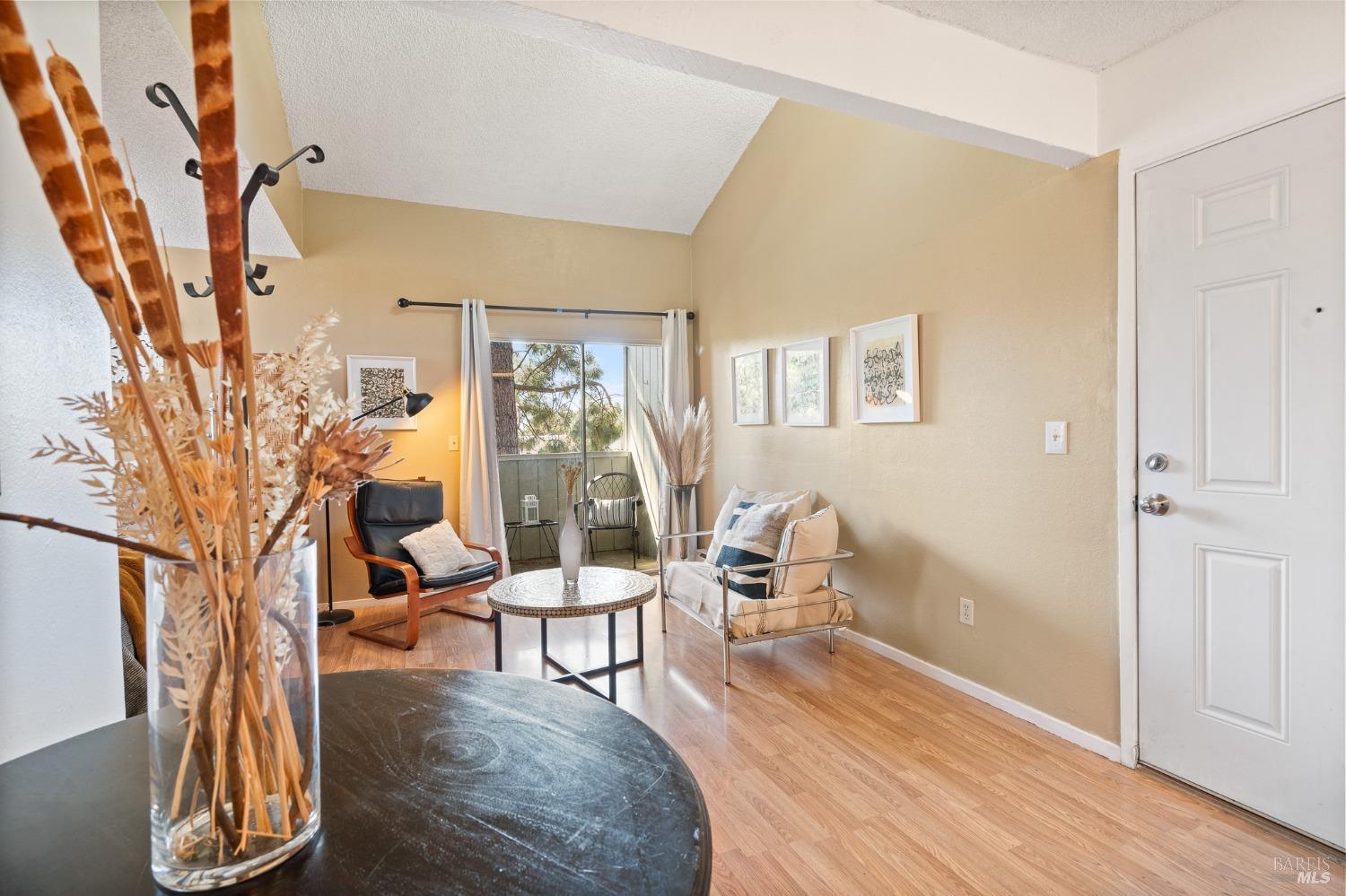 Detail Gallery Image 5 of 18 For 1333 N Camino Alto Dr #320,  Vallejo,  CA 94589 - 0 Beds | 1 Baths