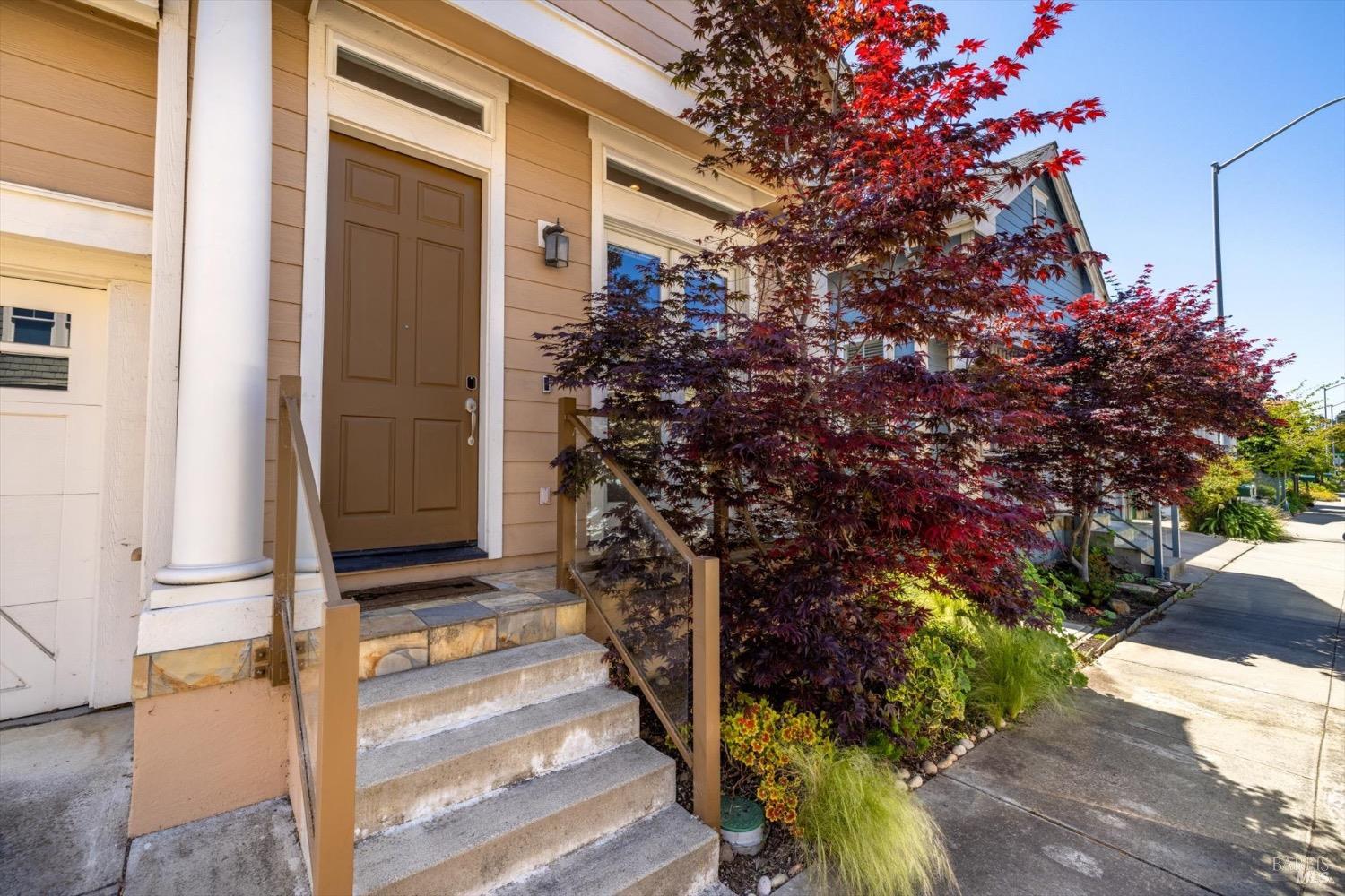 Detail Gallery Image 4 of 66 For 212 Seaview Dr, Richmond,  CA 94801 - 3 Beds | 2/1 Baths