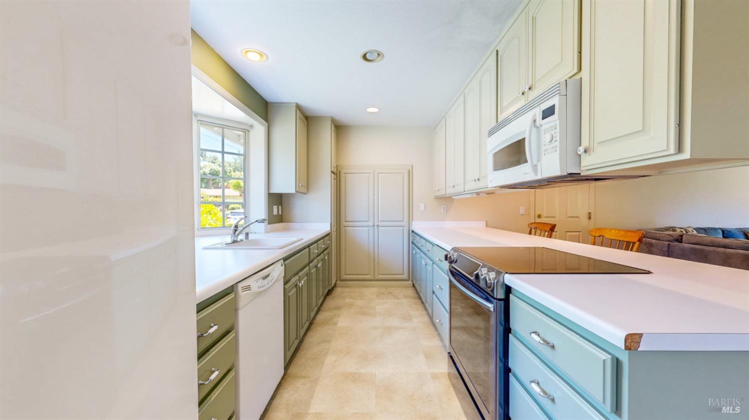 Detail Gallery Image 18 of 65 For 8 Tyler St, Novato,  CA 94947 - 3 Beds | 2 Baths