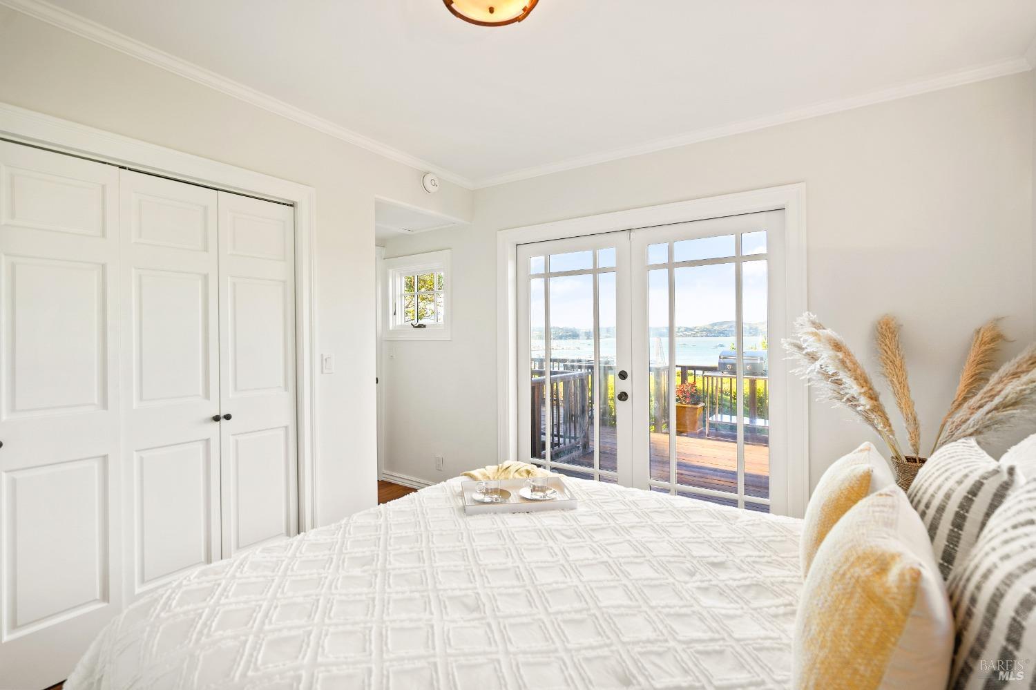 Detail Gallery Image 22 of 58 For 927 Bridgeway Unkn, Sausalito,  CA 94965 - 2 Beds | 1 Baths