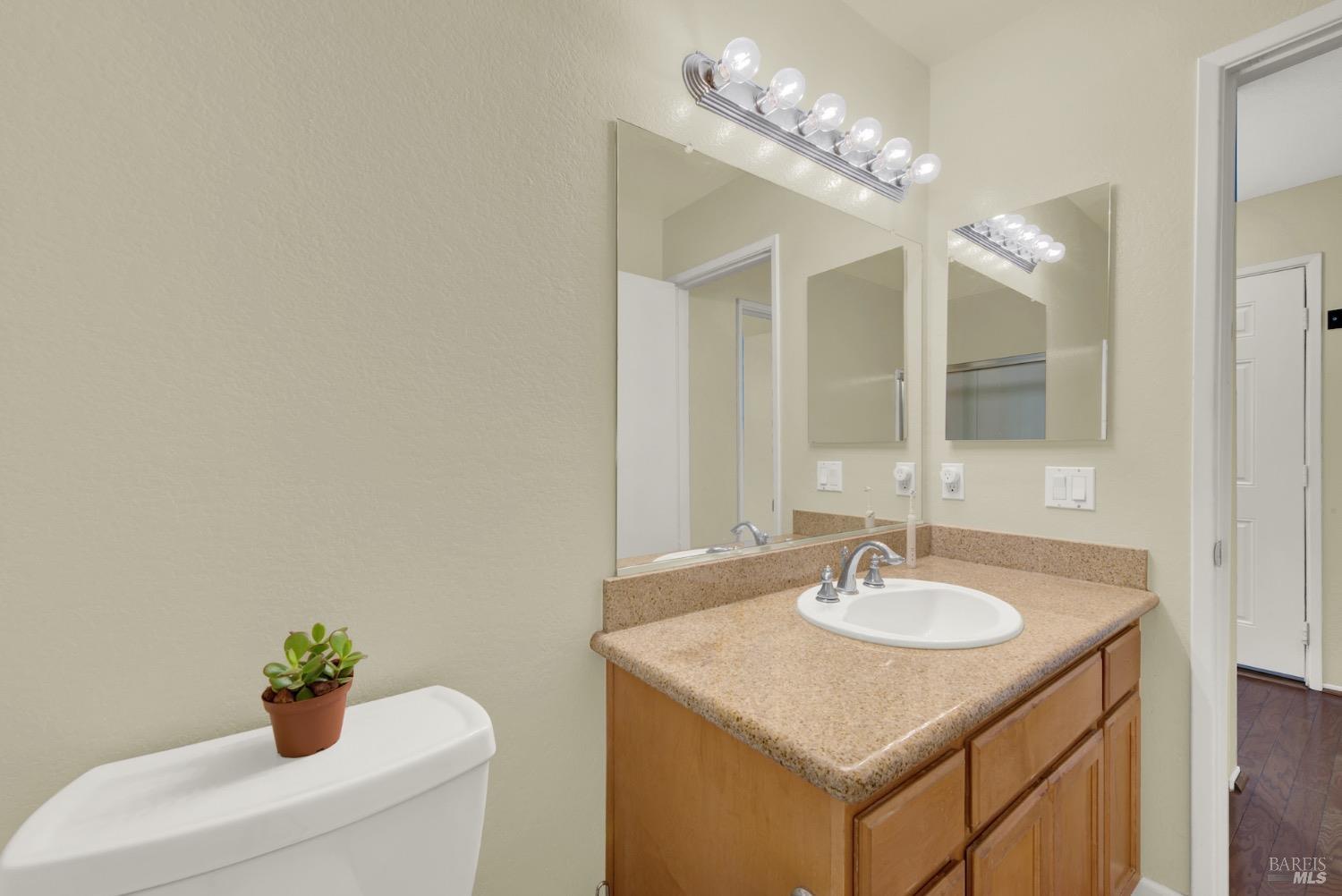 Detail Gallery Image 16 of 27 For 2915 N Texas St #213,  Fairfield,  CA 94533 - 2 Beds | 1 Baths